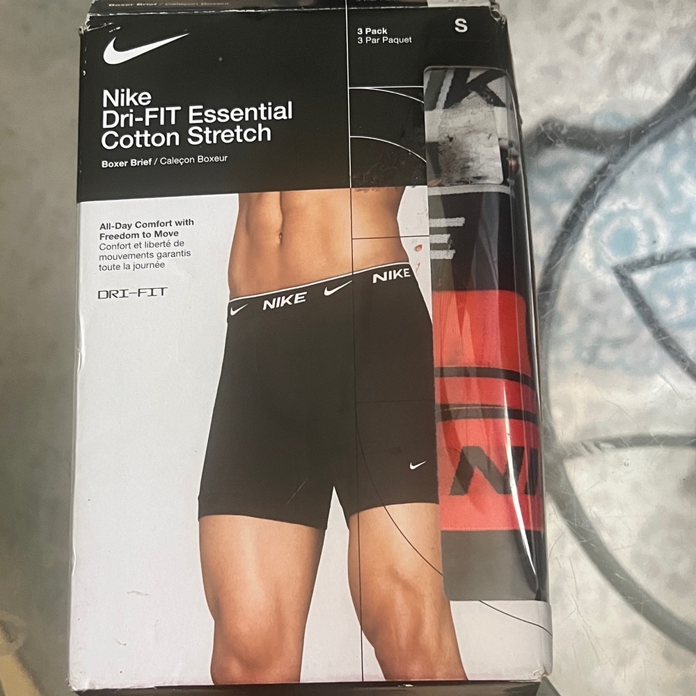 Open Box 3 pack Nike Men's Boxer Briefs 3-Pack in Black and Orange brand new
